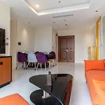 Steps To Vincom/Casino/D1/Pool/Gym/Netflix/3Beds