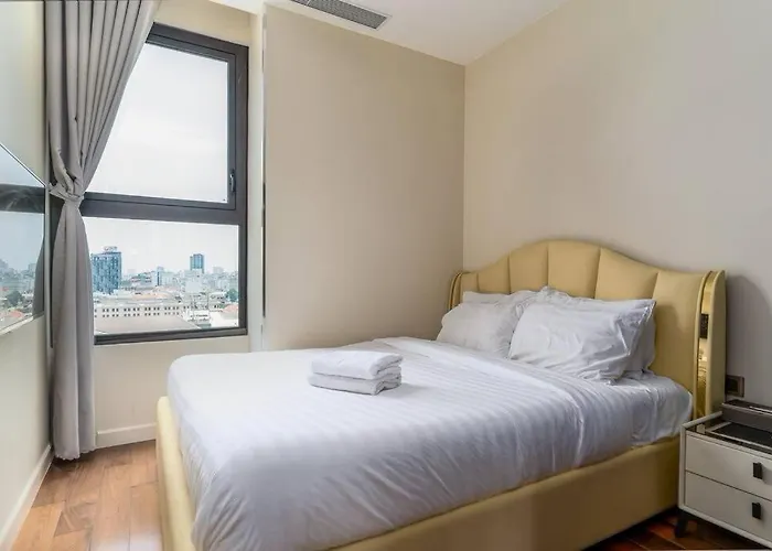 Steps To Vincom/Casino/D1/Pool/Gym/Netflix/3Beds