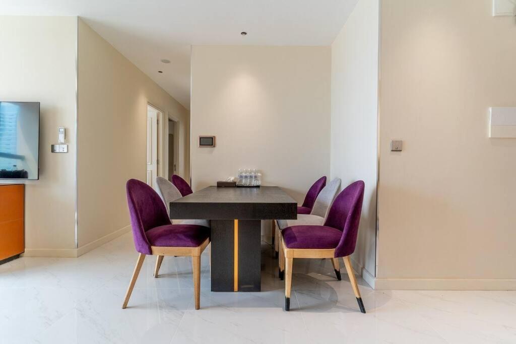 Steps To Vincom/casino/d1/pool/gym/netflix/3beds Căn hộ