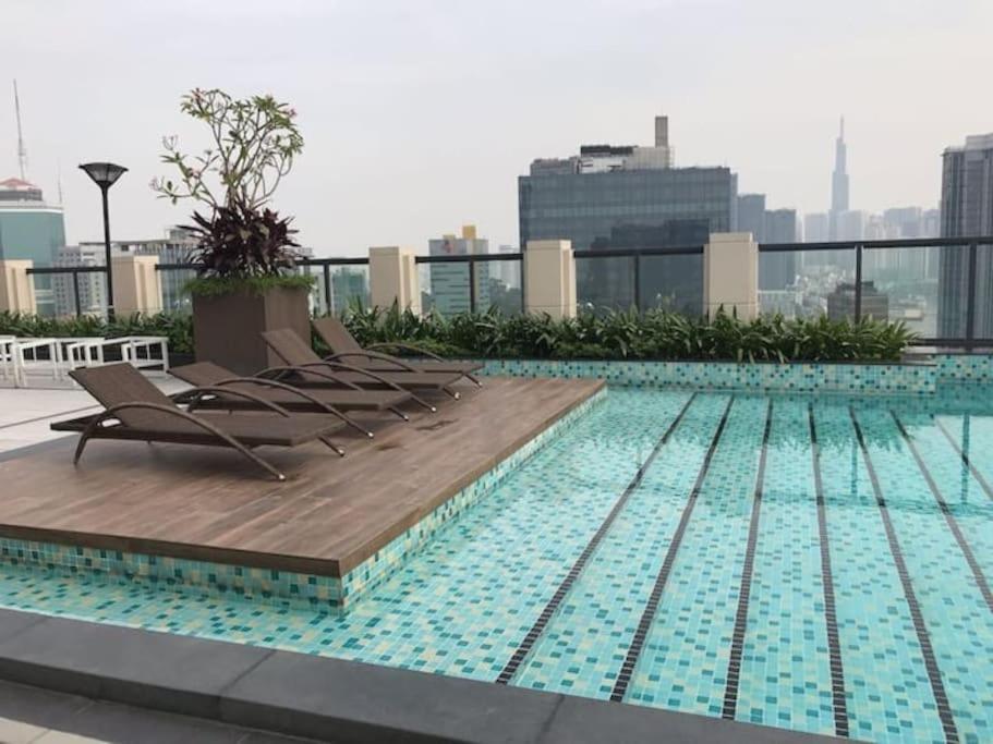 Steps To Vincom/casino/d1/pool/gym/netflix/3beds Căn hộ *