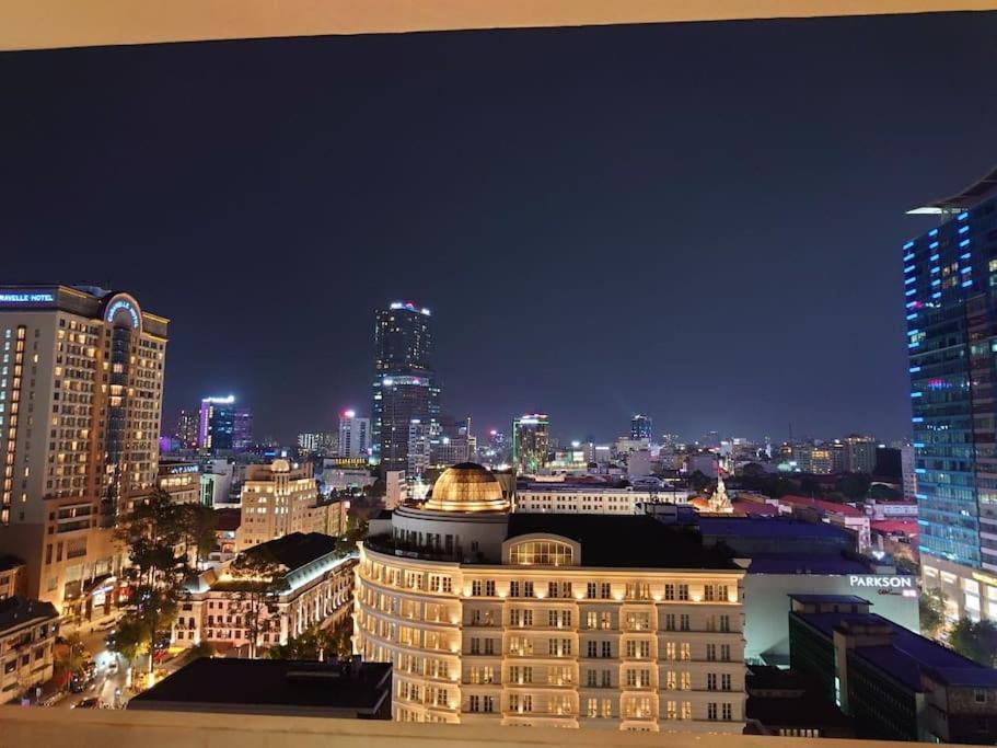 Căn hộ Steps To Vincom/casino/d1/pool/gym/netflix/3beds TP. Hồ Chí Minh