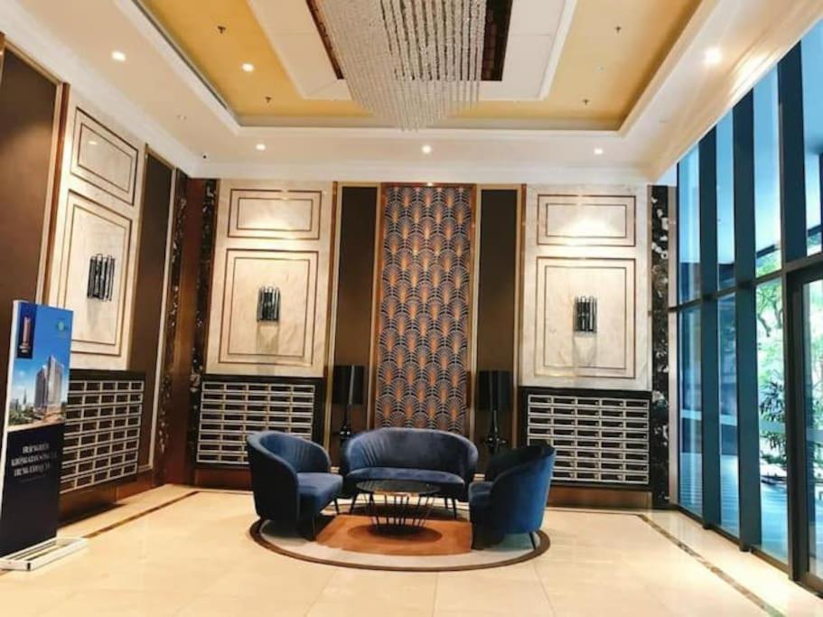 Căn hộ Steps To Vincom/casino/d1/pool/gym/netflix/3beds